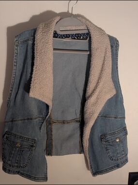 Sugar Light Blue Denim Vest with Cream Sherpa Trim